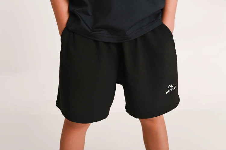 Spodenki chłopięce z kieszeniami Action czarne - miękki  i wytrzymały materiał