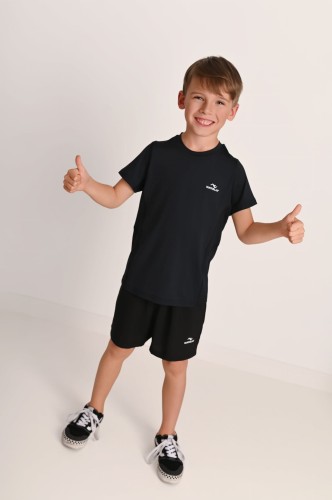 Spodenki chłopięce z kieszeniami Action czarne - model przodem