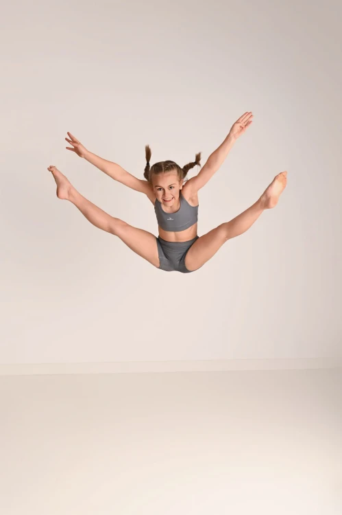 Szare szorty dla dziewczynki Natelly z podwyższonym stanem