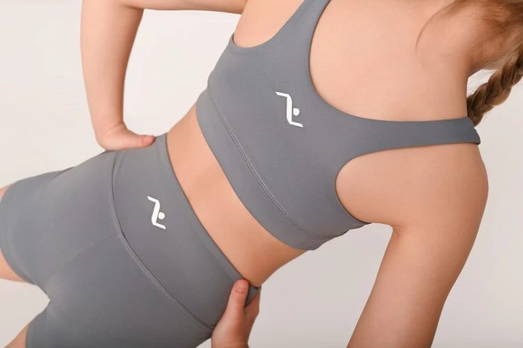 Wygodny top dziewczęcy ActiveGlow szary