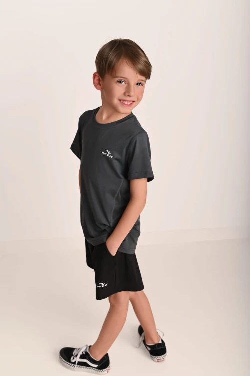 Wyjątkowo lekka koszulka chłopięca z przeszyciami i odblaskiem Action szara