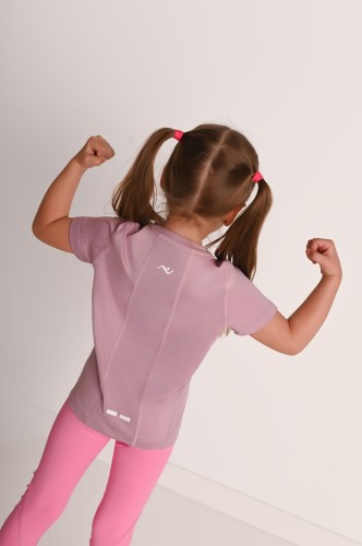 Koszulka dziewczęca z przeszyciami siateczką i odblaskiem różowa