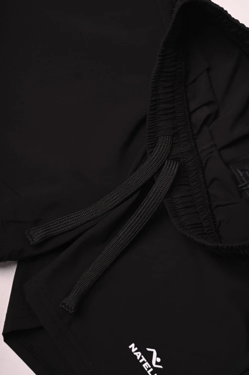 Spodenki chłopięce z kieszeniami Action czarne - posiadają sznurek w pasie