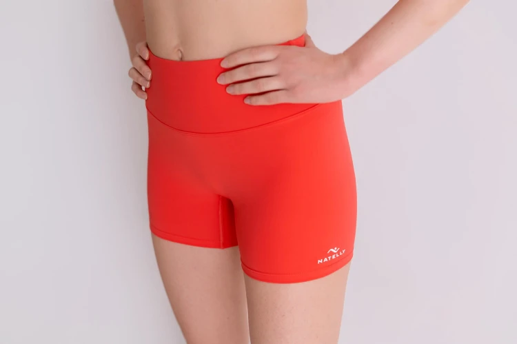 Szorty damskie ActiveGlow czerwone - przód